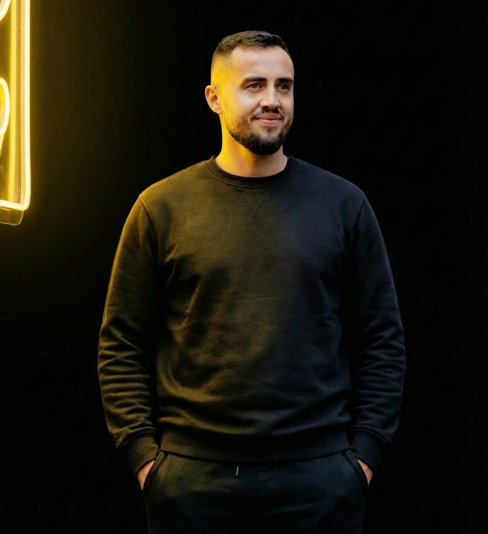 Mateusz Machoś – założyciel WUYO, projektant graficzny i web developer z Rzeszowa